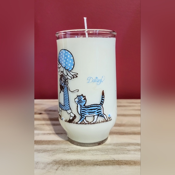 Vintage Holly Hobbie 12 Oz English Garden Luxury Shabby Chic Candle - Picture 2 of 4